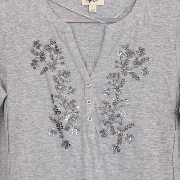 Style & Co NWT Women’s Gray Roll up Beading Top Size Small - Picture 4 of 9